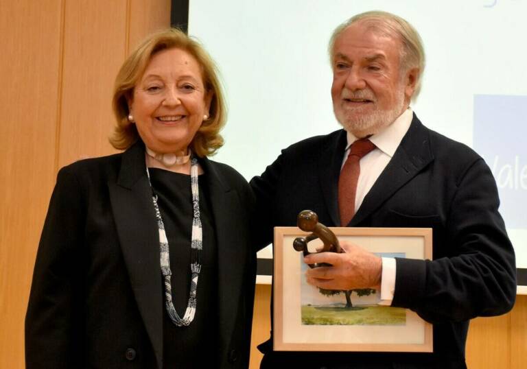 Jaime Mayor Oreja, galardonado en la primera edición de los Premios Valencia Sí a la Vida