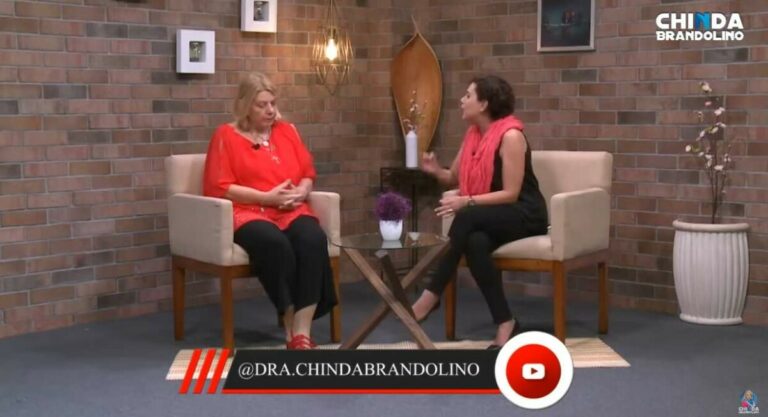 Interesantísima entrevista a la Dra.Chinda Brandolino que es madre de 8 hijos, abuela de 17 nietos, Católica. Médica clínica, homeópata y médica legista y forense