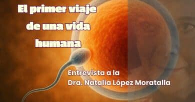 Catedrática Emérita de Bioquímica y Biología Molecular Natalia López Moratalla, Medalla de Oro de la Universidad de Navarra y Doctorado Honoris causa de la Universidad Panamericana de México, por su defensa de la vida desde la ciencia